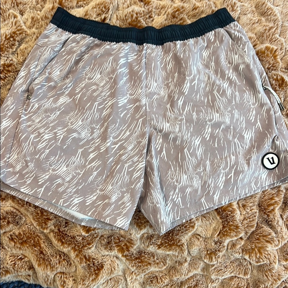 Vuori Athletic Men's Shorts - Gray and Black